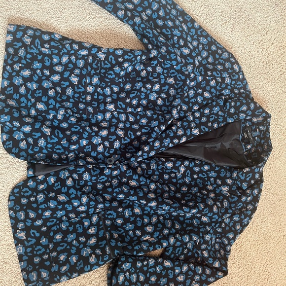 Blazer - Picture 3 of 4